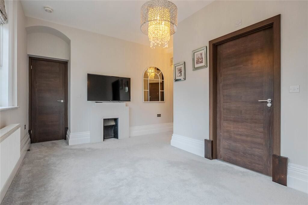 6 Old School House, Frances Drive, Dunstable, Bedfordshire, LU6 1GF