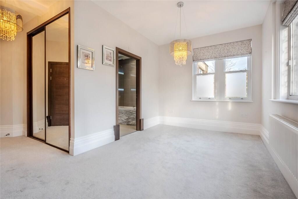 6 Old School House, Frances Drive, Dunstable, Bedfordshire, LU6 1GF