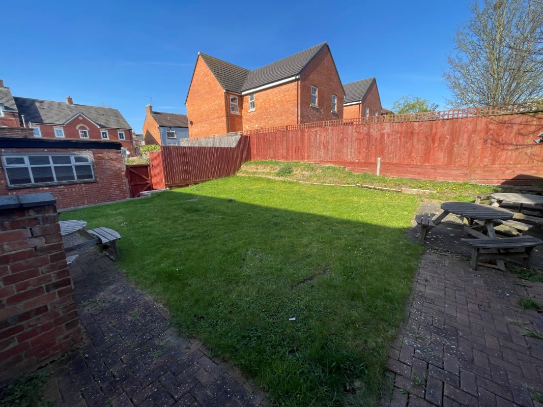 Irthlingborough Town Band Club, 104 Victoria Street, Irthlingborough, Northamptonshire, NN9 5RG