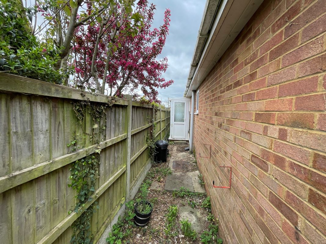 1 Antona Gardens, Raunds, Northamptonshire, NN9 6EB