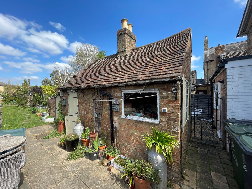 28 Laburnum Road, Sandy, Bedfordshire, SG19 1HG