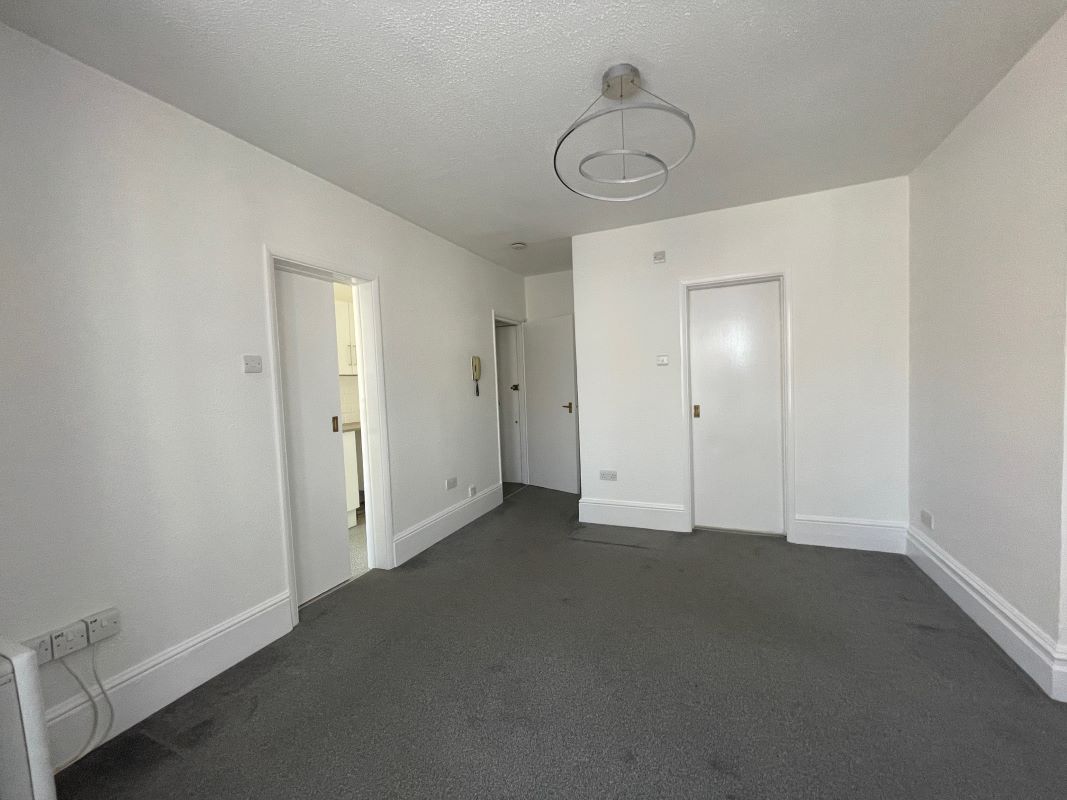 Flat 6, 37 Studley Road, Luton, Bedfordshire, LU3 1BB