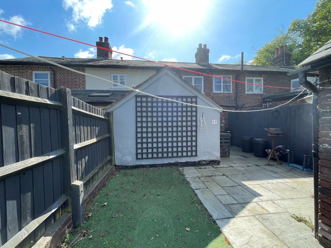 57 Bridens Camp, Water End, Hemel Hempstead, Hertfordshire, HP2 6EY