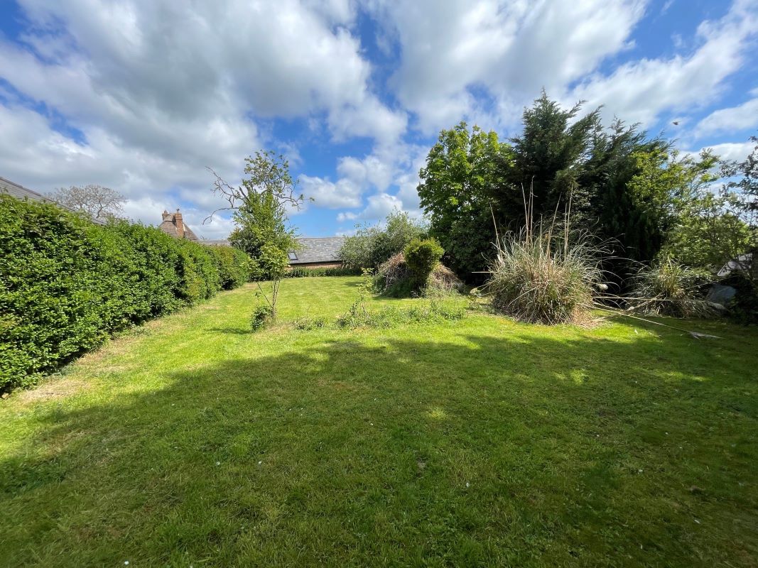 Land to the rear of 40 Main Road, Drayton Parslow, Buckinghamshire, MK17 0JS property image