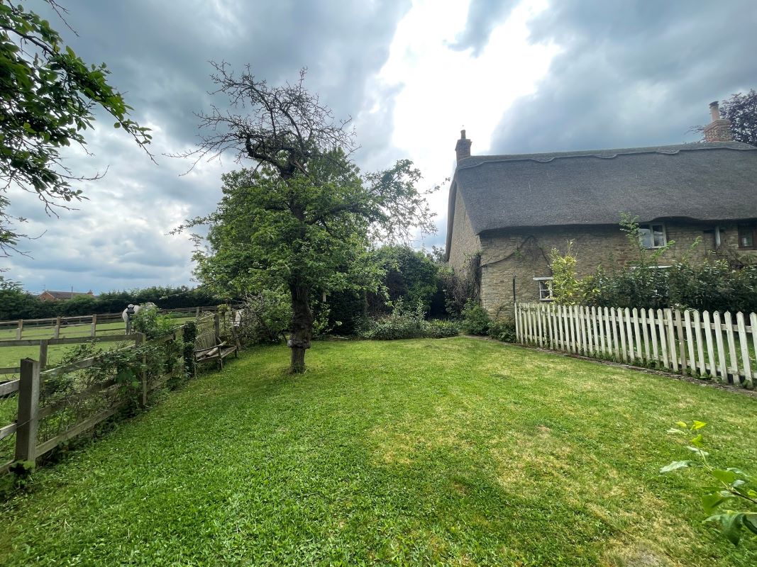 Stoney Cottage, Park Lane, Sharnbrook, Bedfordshire, MK44 1LS