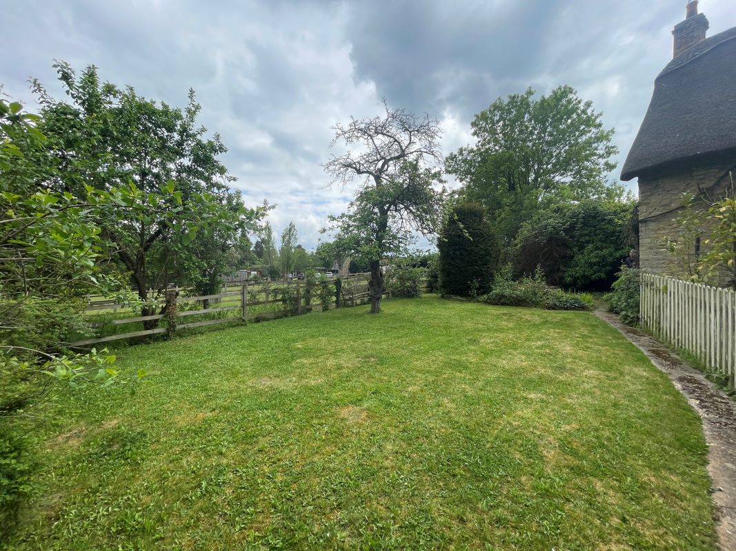 Stoney Cottage, Park Lane, Sharnbrook, Bedfordshire, MK44 1LS