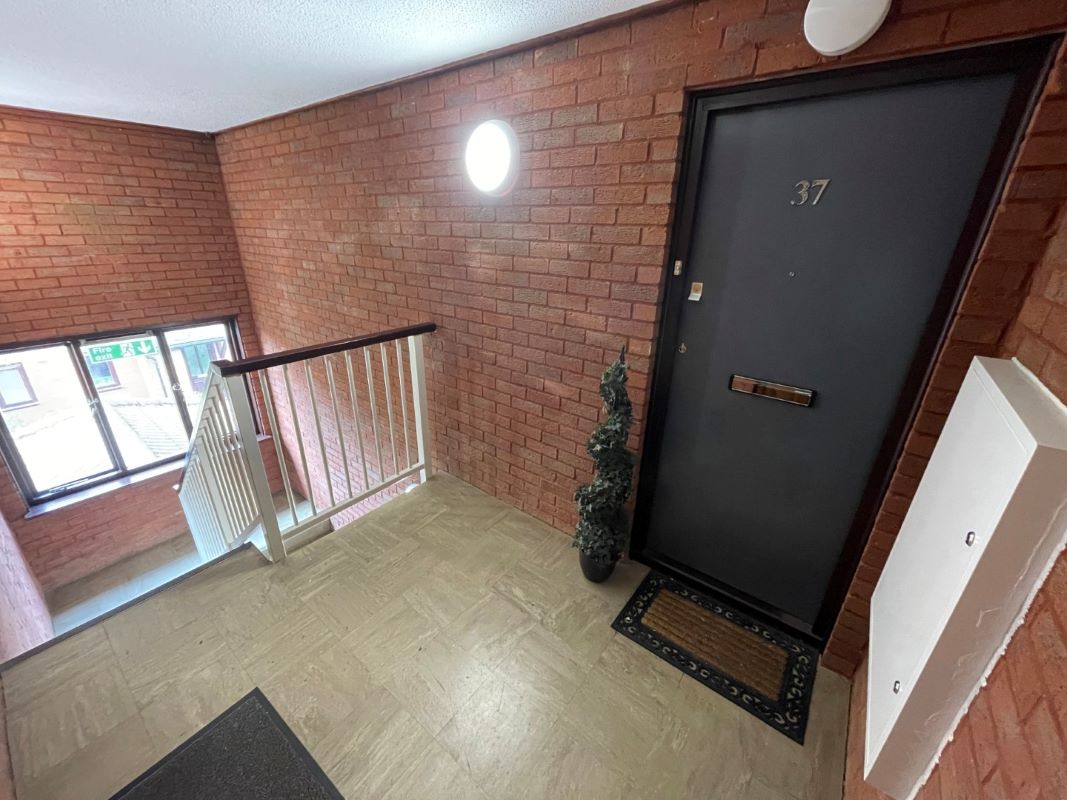 37 Troutbeck, Peartree Bridge, Milton Keynes, Buckinghamshire, MK6 3ED