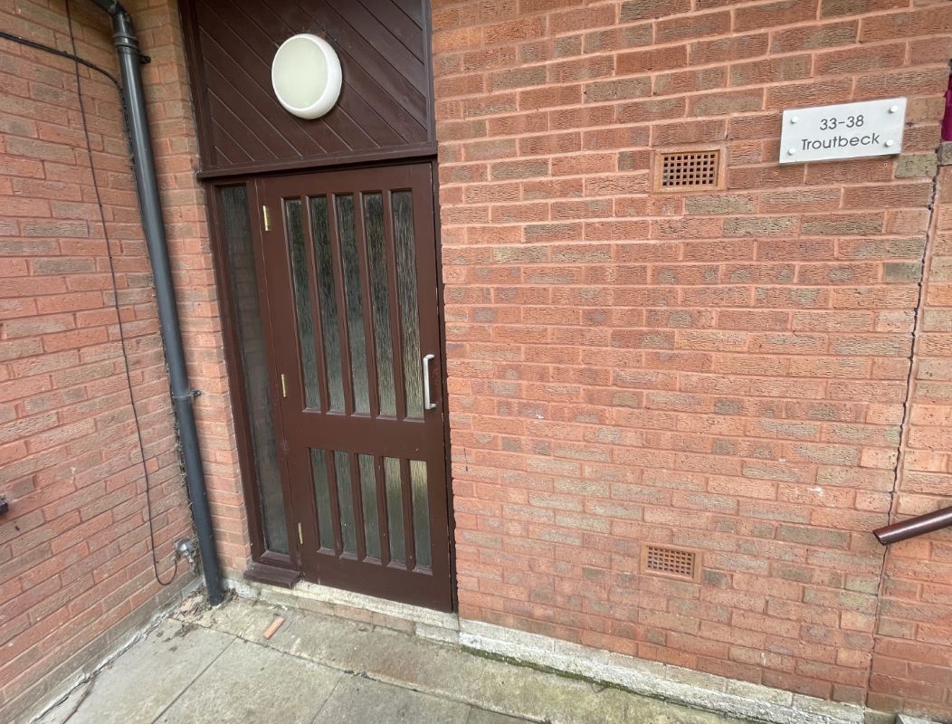 37 Troutbeck, Peartree Bridge, Milton Keynes, Buckinghamshire, MK6 3ED