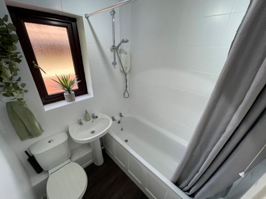 37 Troutbeck, Peartree Bridge, Milton Keynes, Buckinghamshire, MK6 3ED