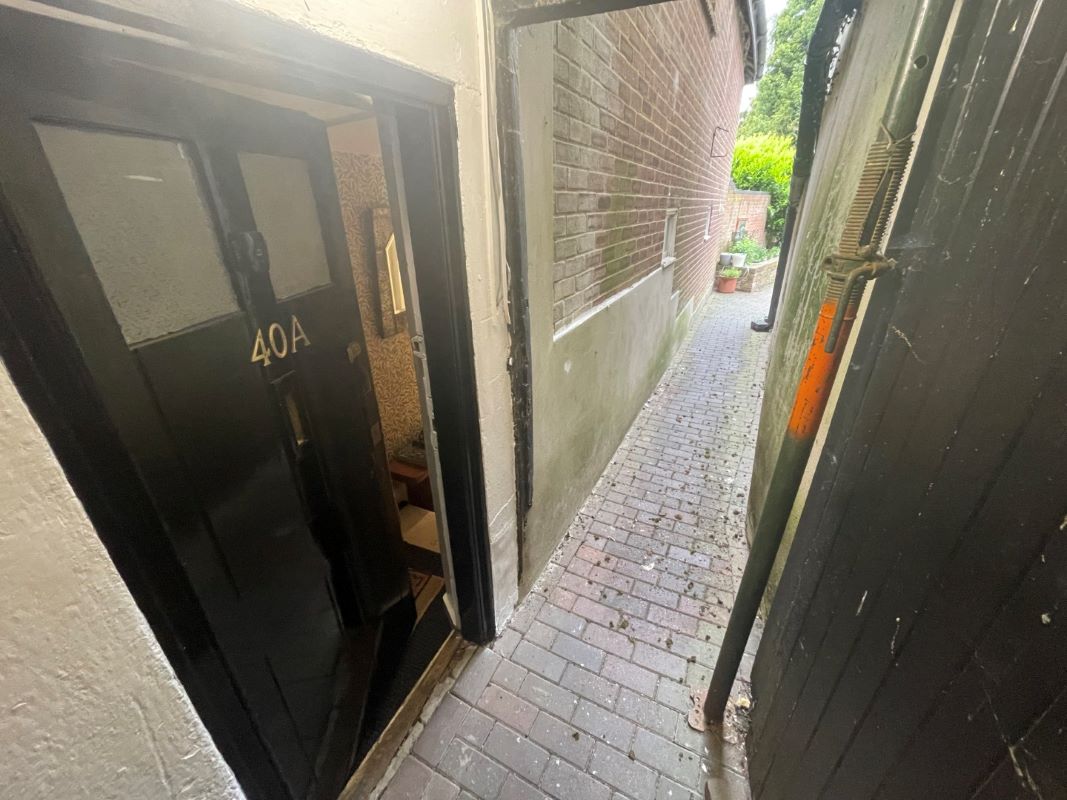 40A High Street, Newport Pagnell, Buckinghamshire, MK16 8AQ