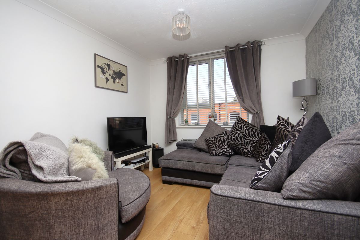 Flat 8 Denbeigh House, Rectory Road, Rushden, Northamptonshire, NN10 0AT