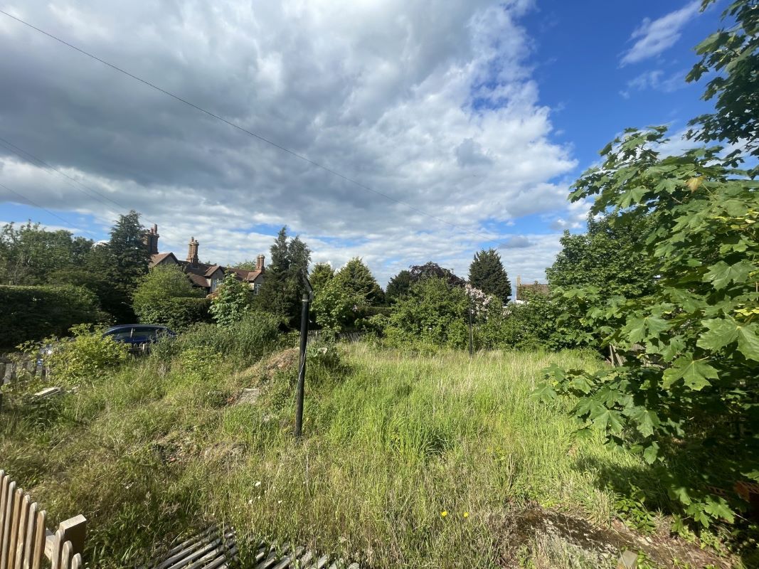 Land adjoining 215 West End, Elstow, Bedfordshire, MK42 9XS