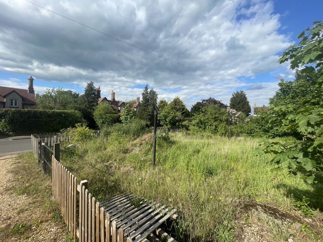 Land adjoining 215 West End, Elstow, Bedfordshire, MK42 9XS