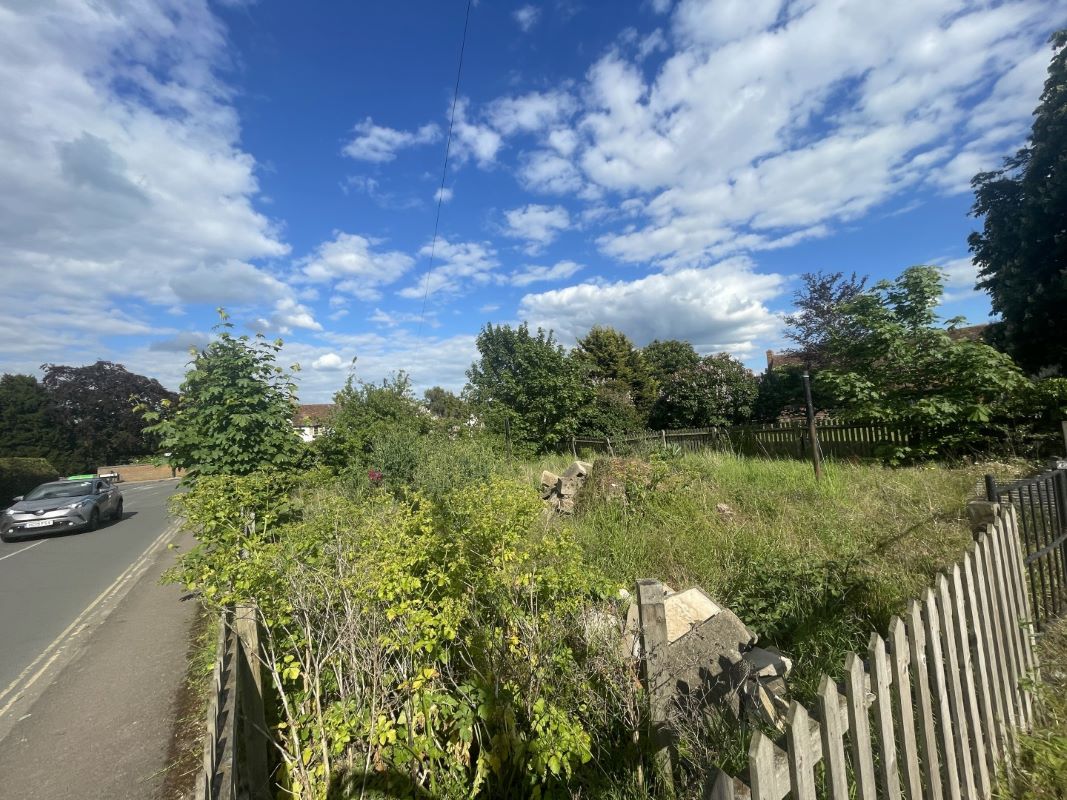 Land adjoining 215 West End, Elstow, Bedfordshire, MK42 9XS