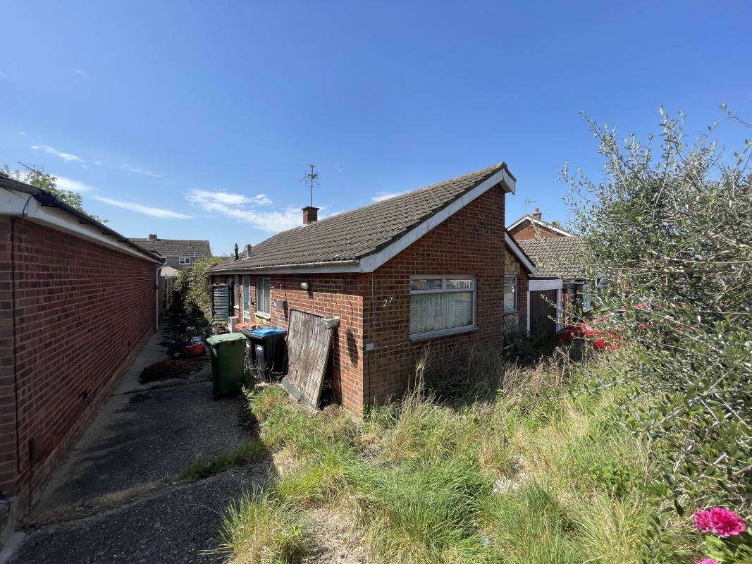 27 The Linx, Bletchley, Buckinghamshire, MK3 6JN