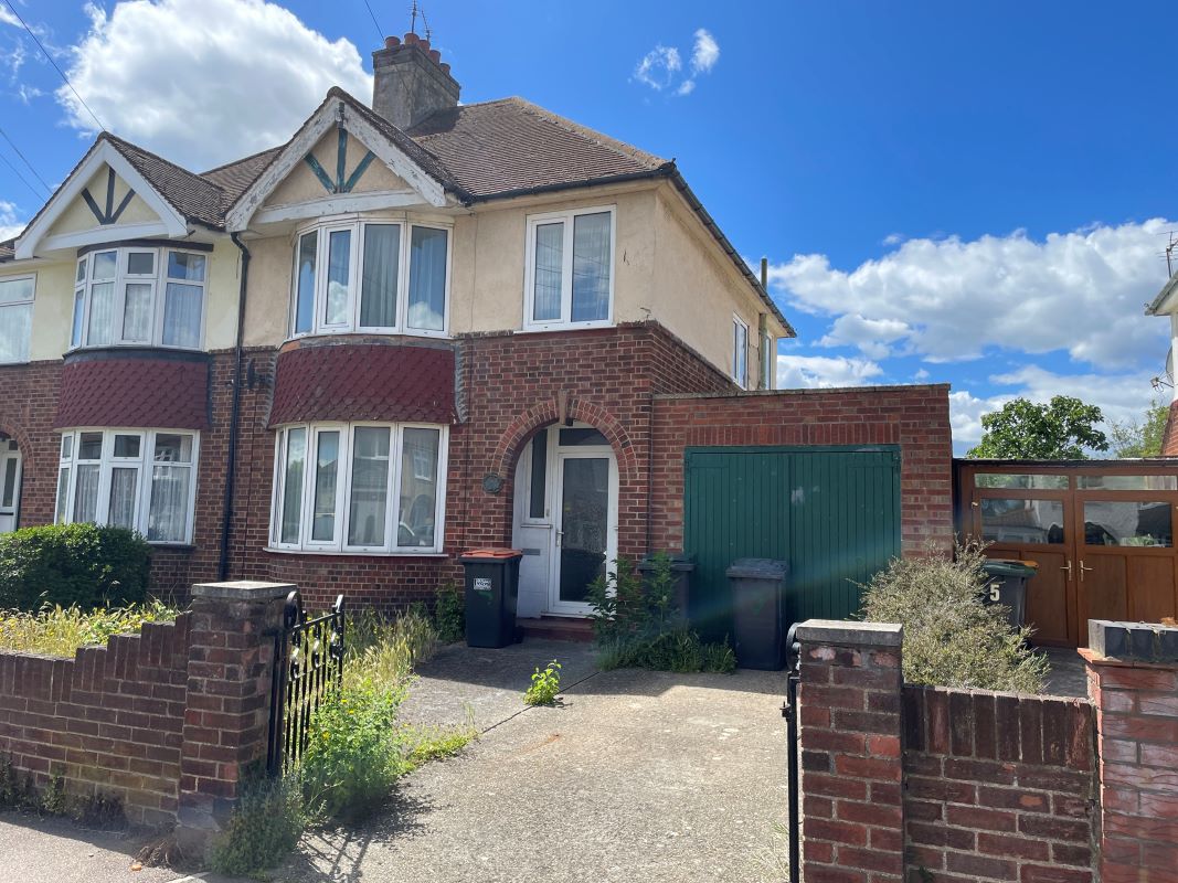 7 Lancaster Ave, Bedford MK42 9SE