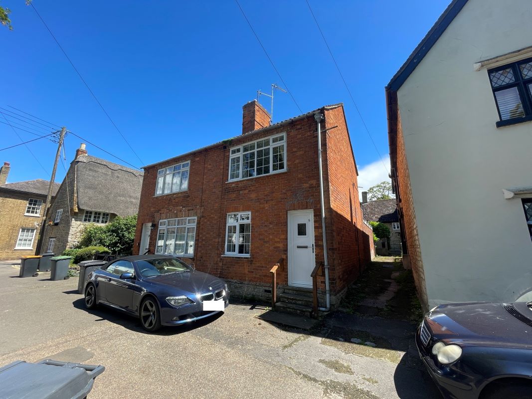 5 Church Walk, Harrold, Bedford MK43 7DG