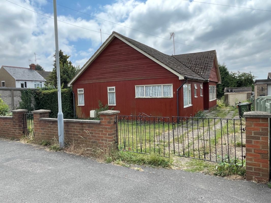4 Preston Path, Luton LU2 7SD