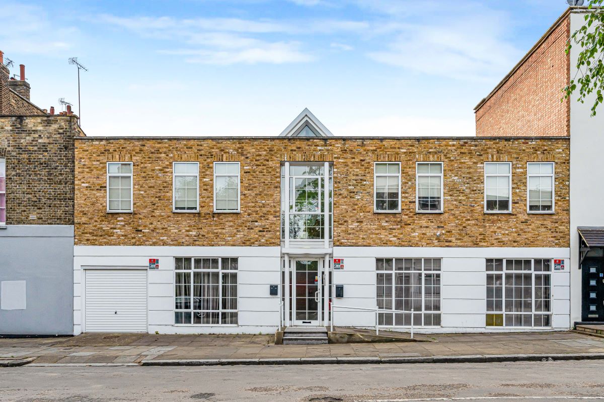 73 Mornington St, London NW1 7QE