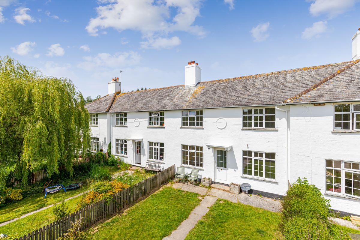 2 Old Parsonage Cottage, Dartington Hall, Totnes, Devon, TQ9 6EA