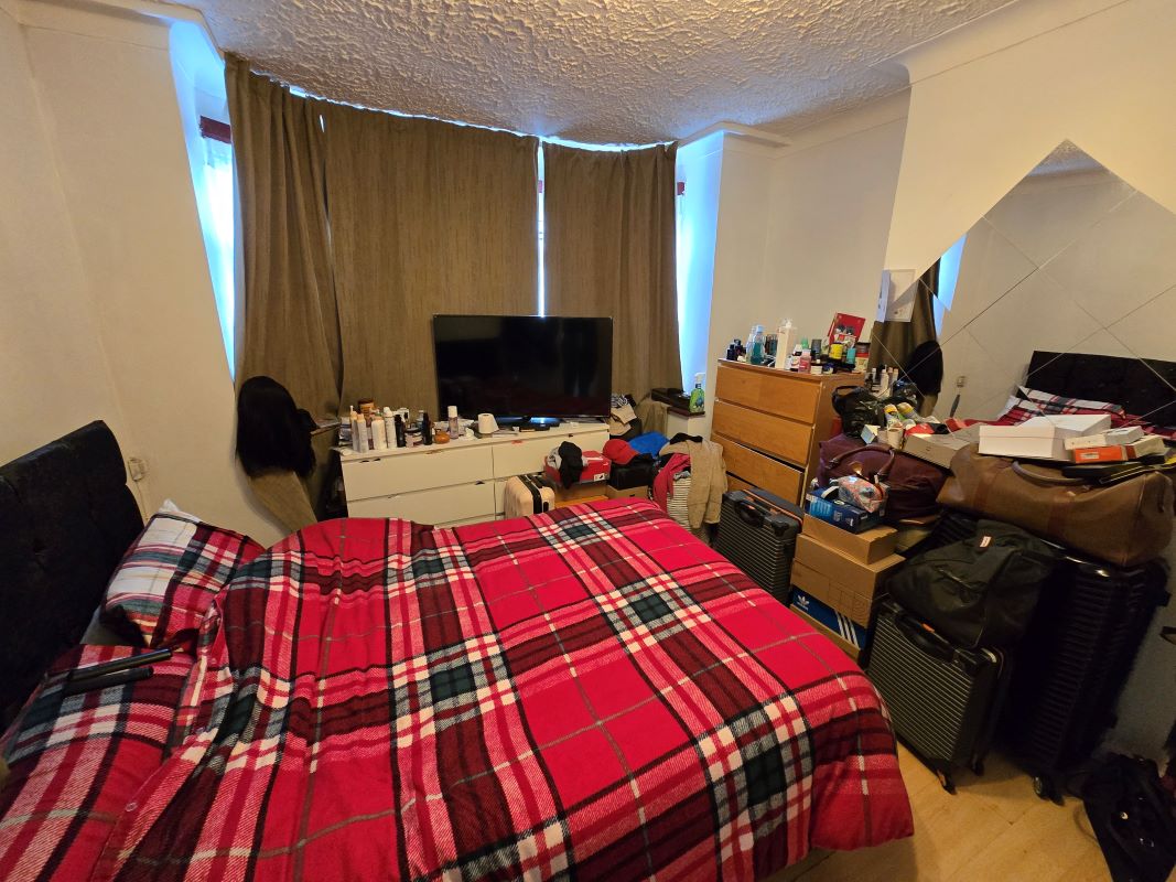 Image 4 of 11
