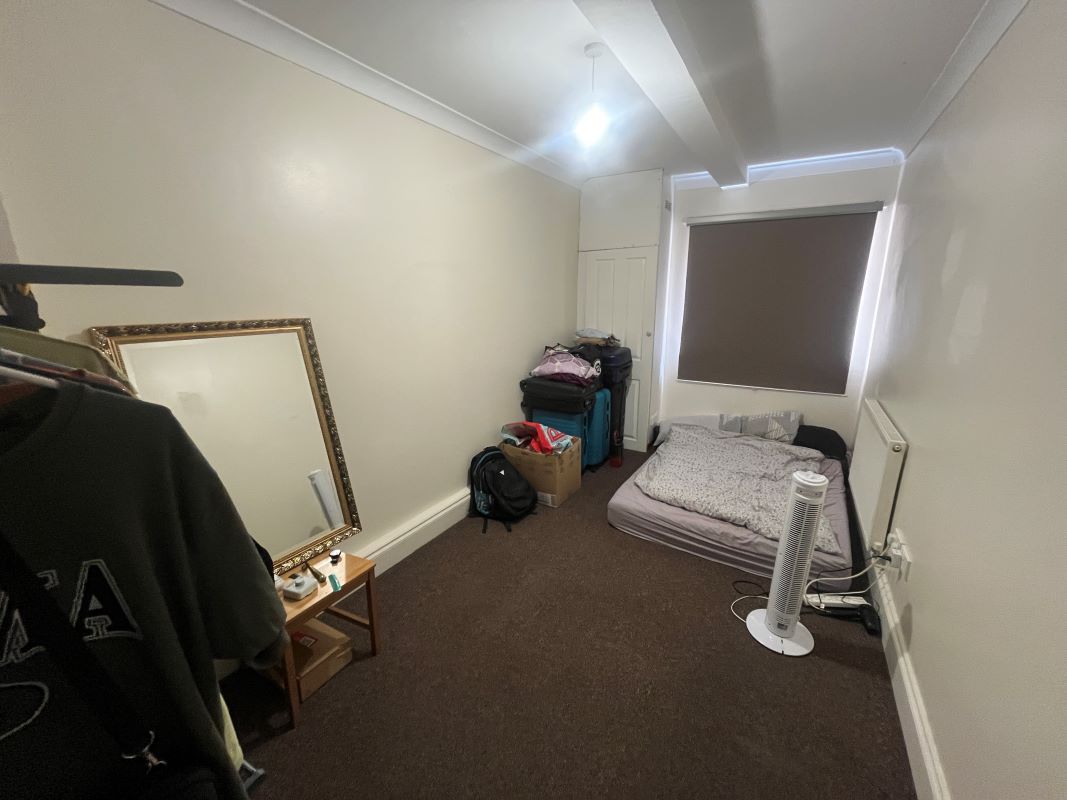 Image 4 of 8