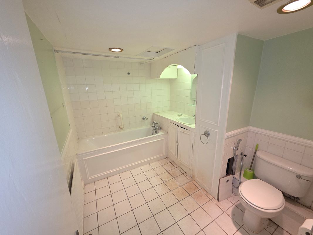 145 Gloucester Terrace, Paddington, London, W2 6DX