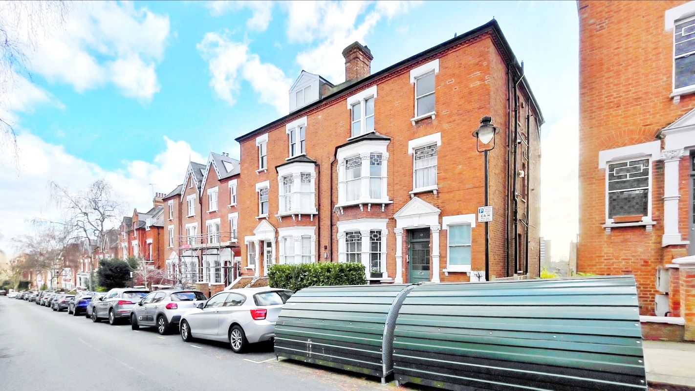 17d Nassington Road, Hampstead, London, NW3 2TX