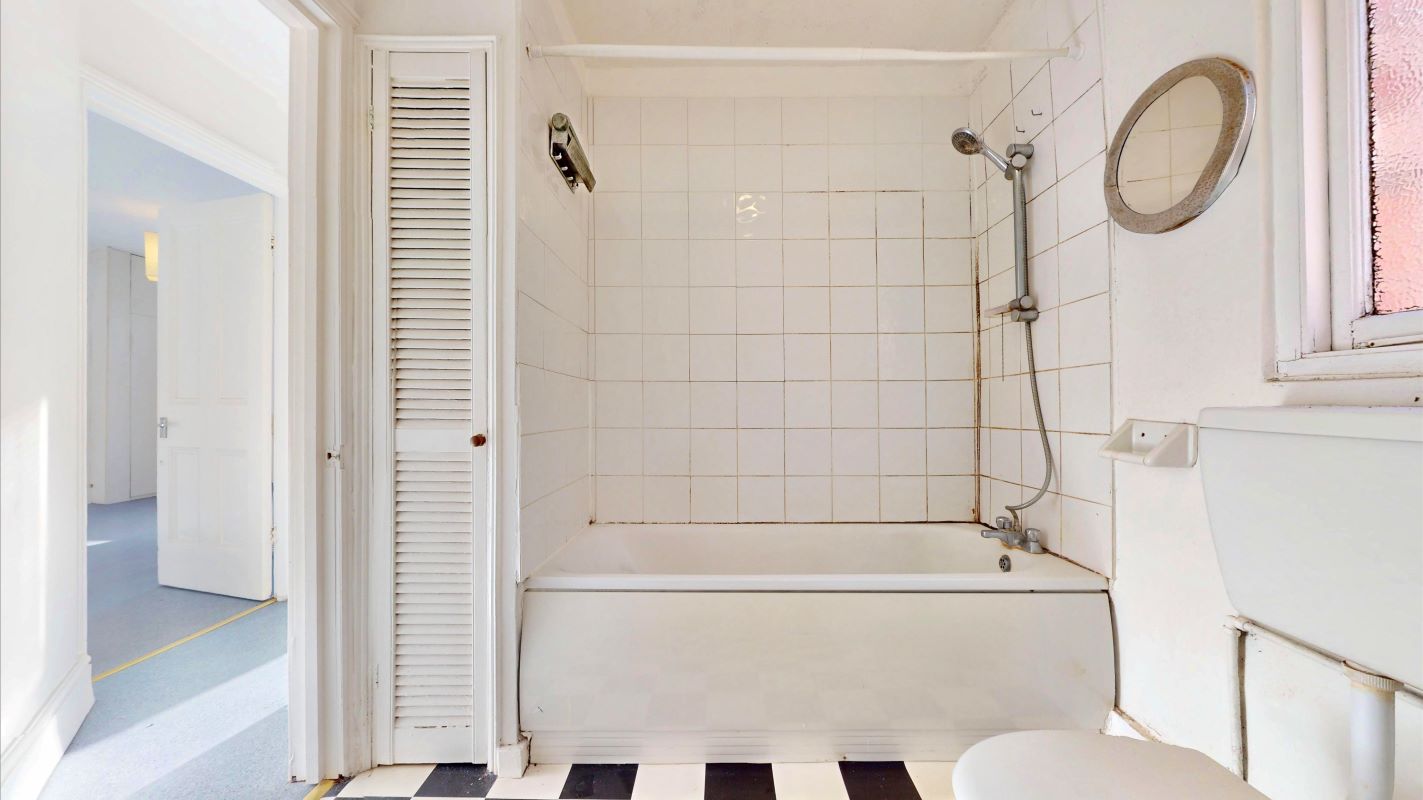 17d Nassington Road, Hampstead, London, NW3 2TX