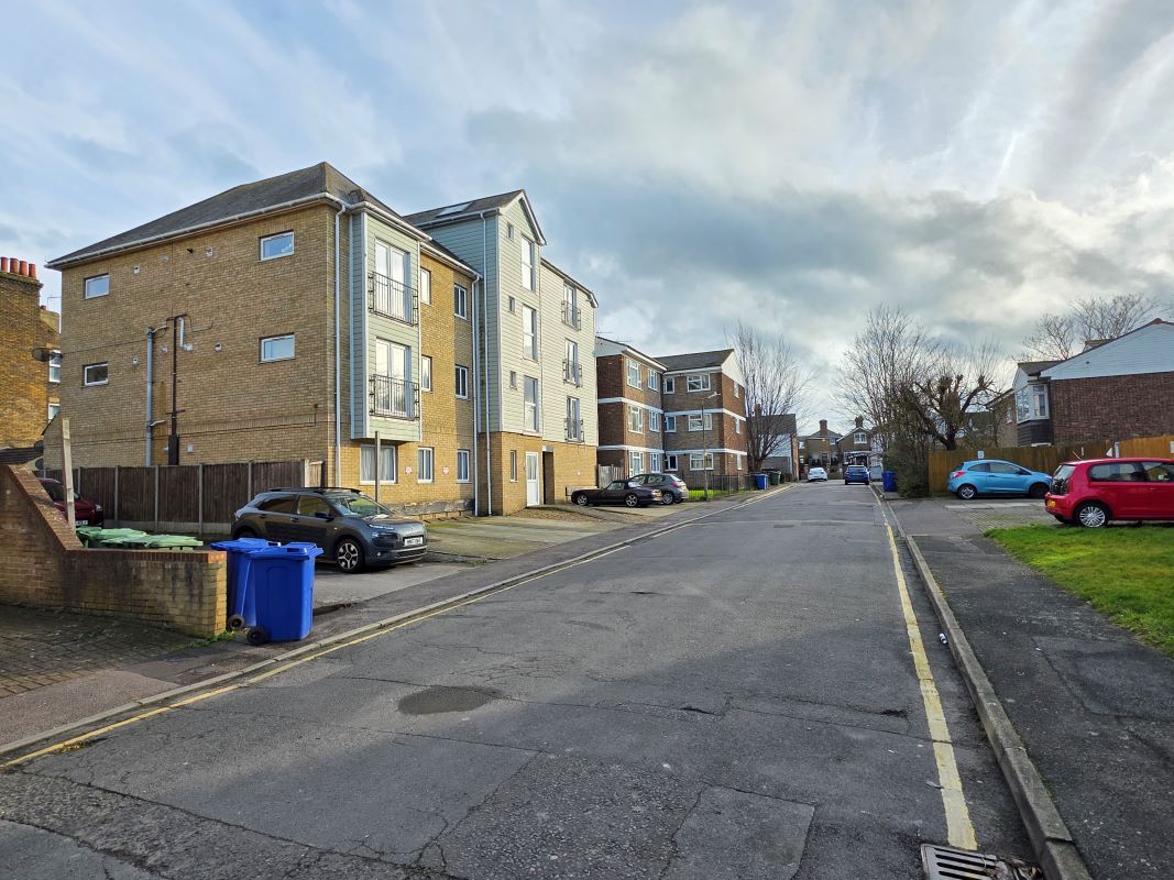 Land rear of 17 Station Street, Sittingbourne, Kent, ME10 3DU