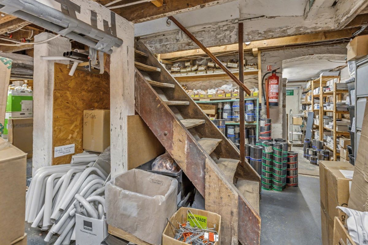 147 Brighton Road, Redhill, Surrey, RH1 6PS