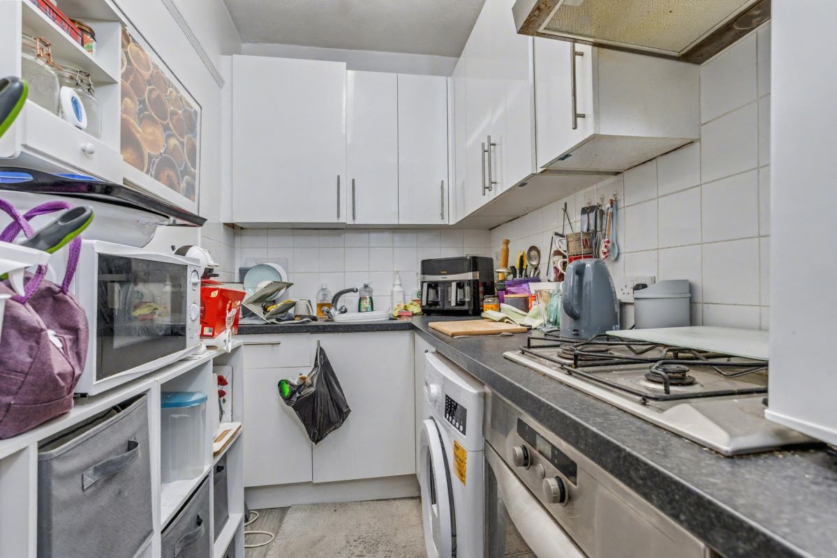 147 Brighton Road, Redhill, Surrey, RH1 6PS
