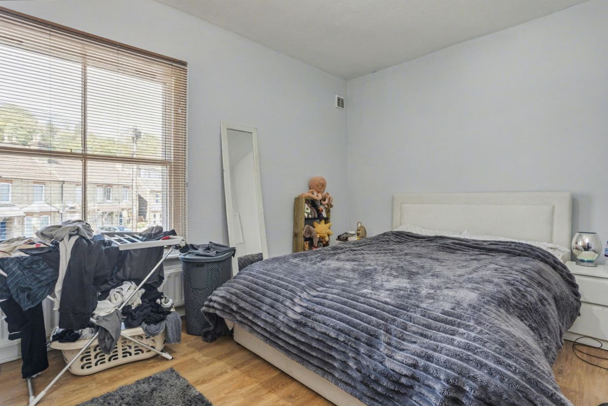 147 Brighton Road, Redhill, Surrey, RH1 6PS