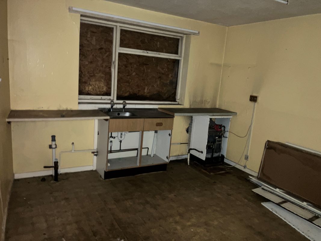 Image 10 of 13