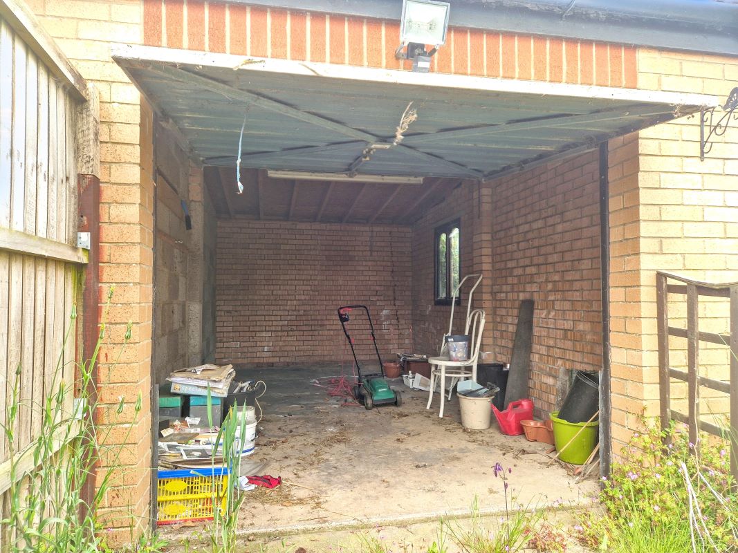 Image 4 of 6