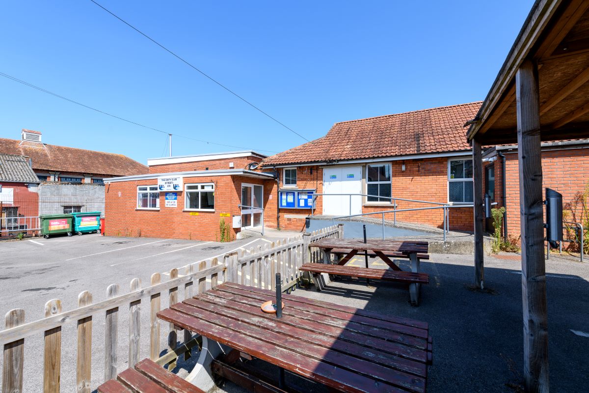 Image 6 of 18