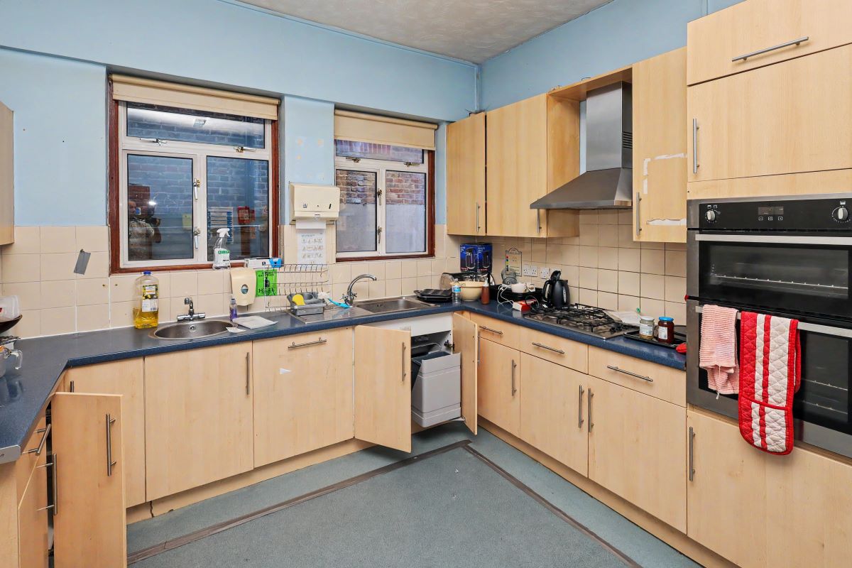 Image 10 of 16