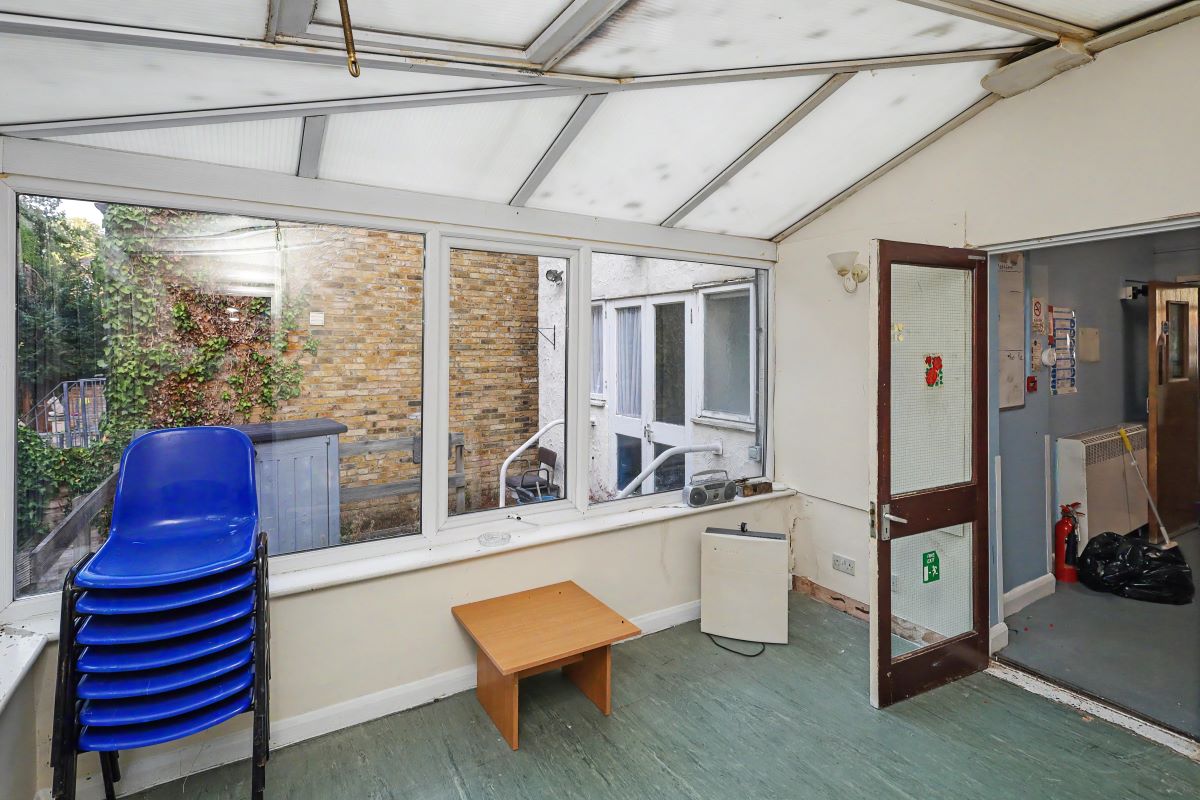 Image 11 of 16