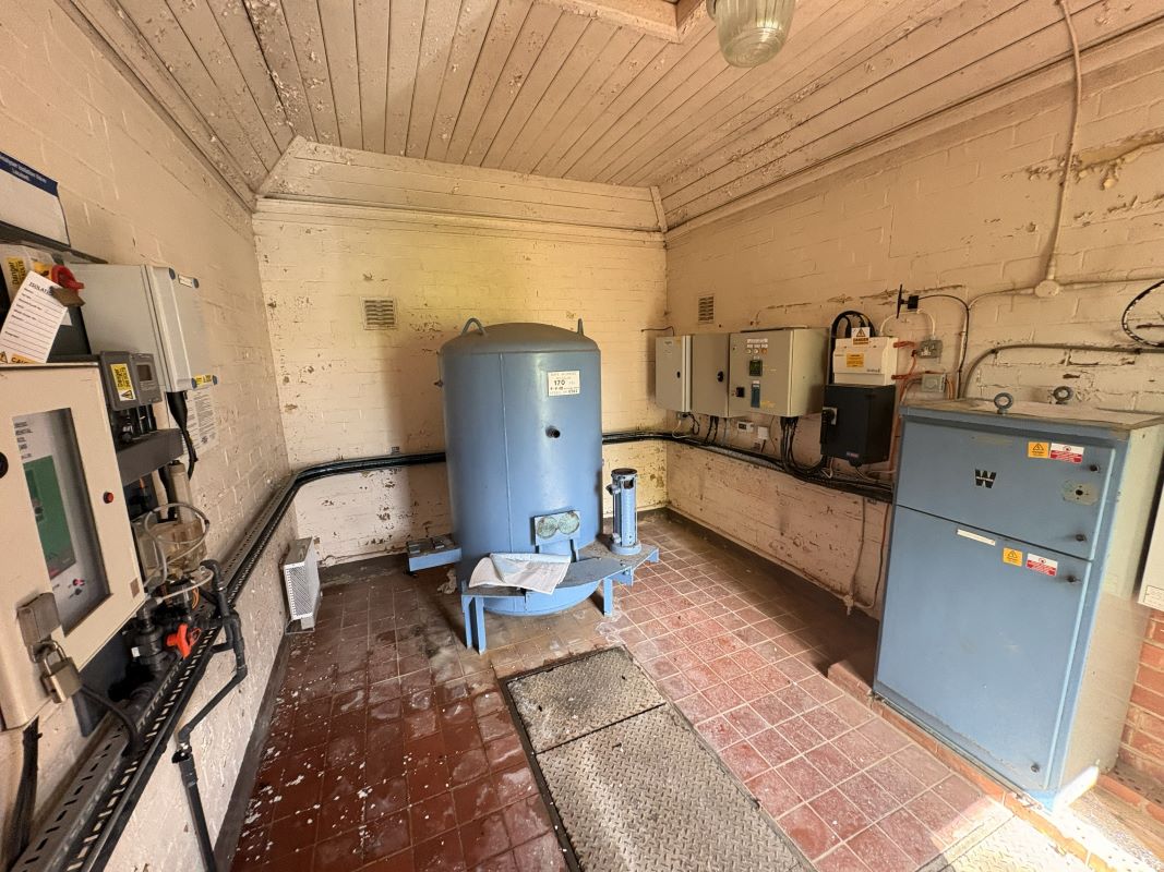 Image 16 of 16