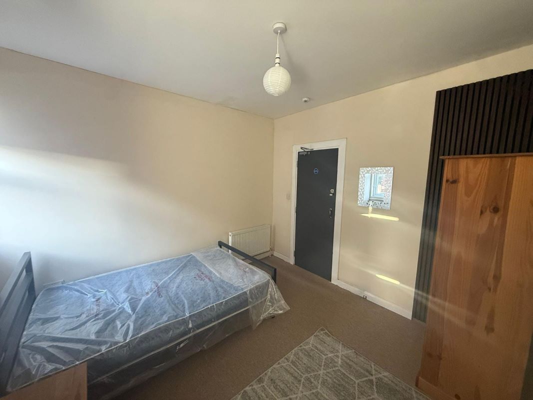 Image 10 of 18