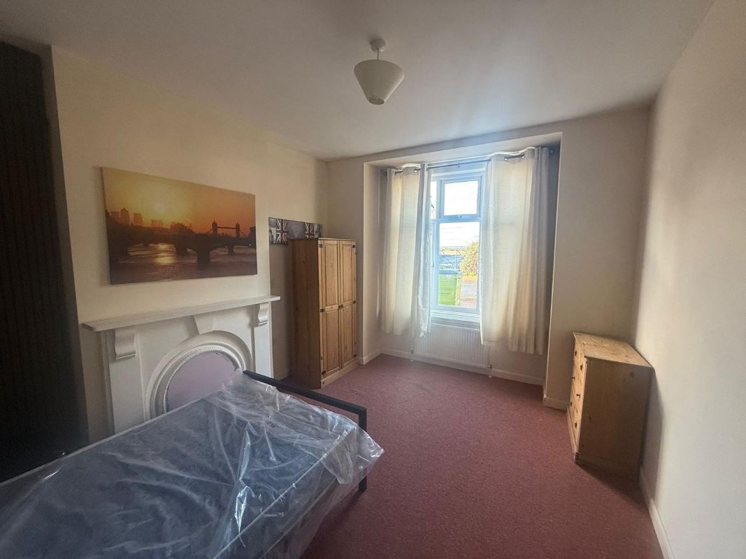 Image 11 of 18