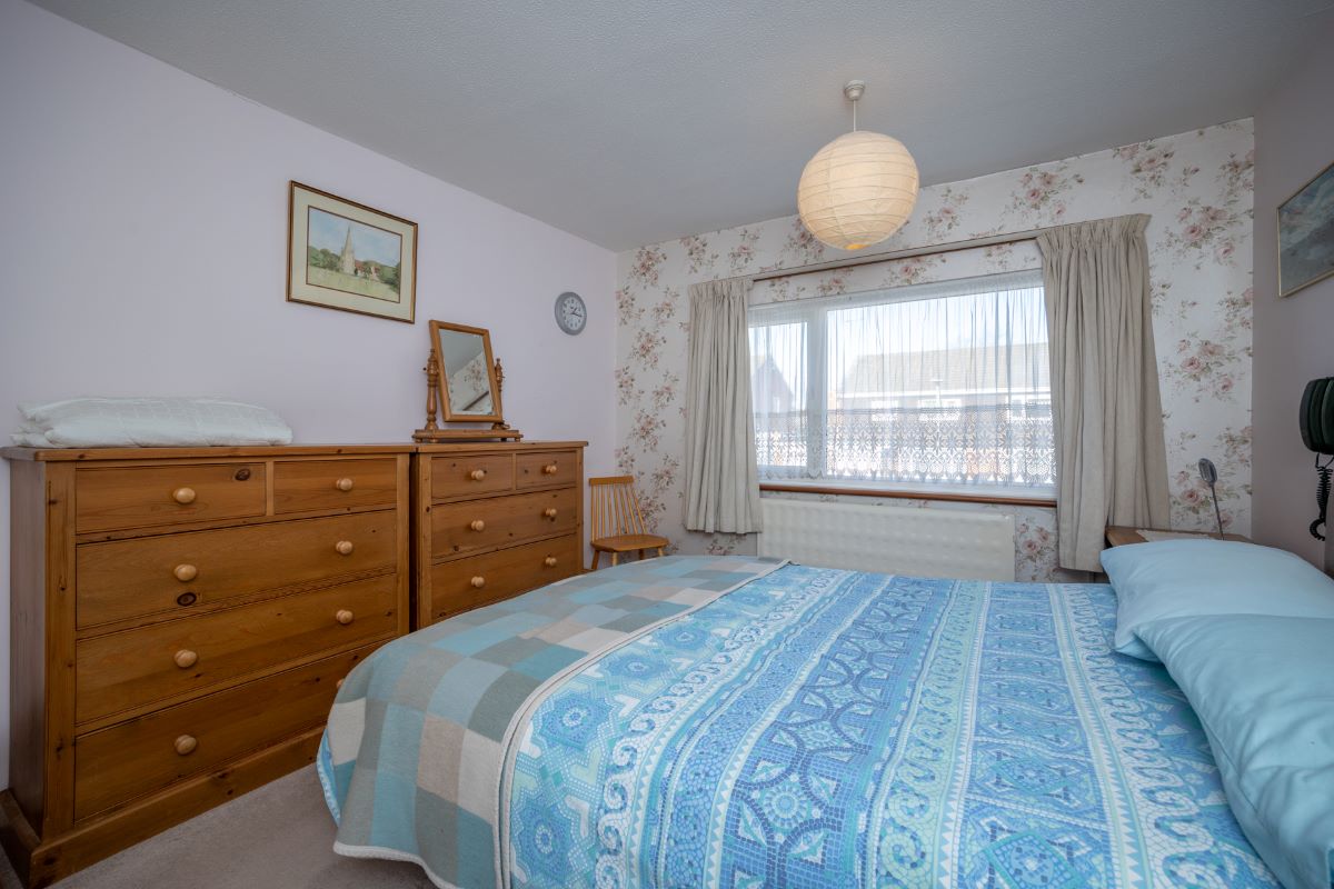 40 Eastwood Road, Woodley, Reading, Berkshire, RG5 3PY