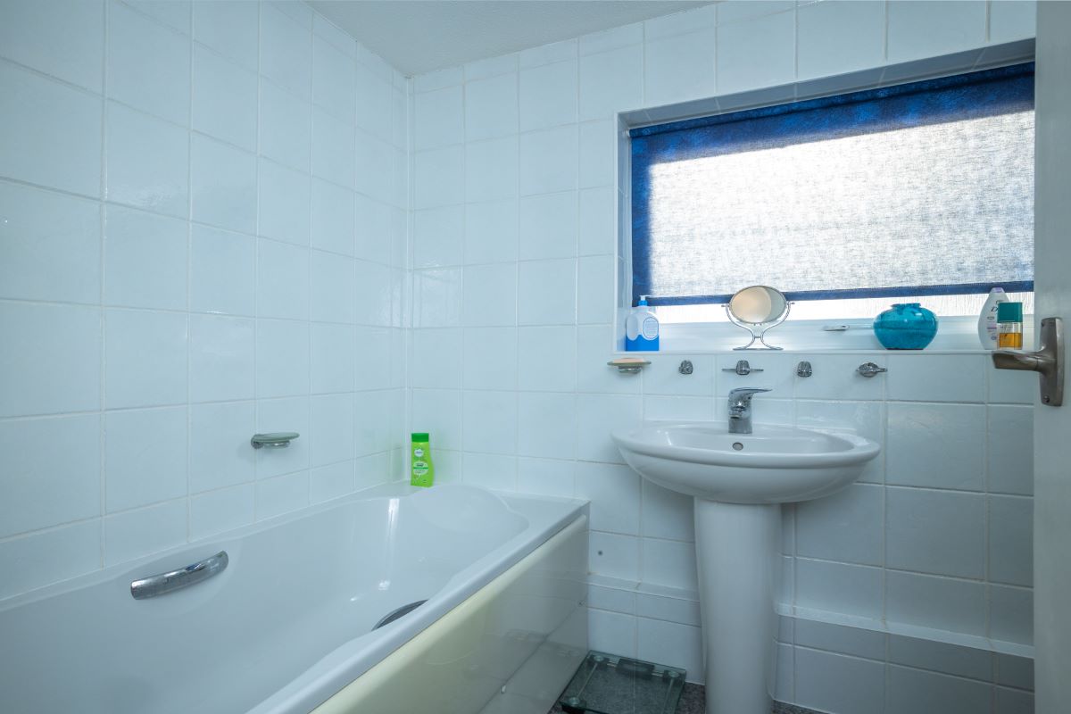 40 Eastwood Road, Woodley, Reading, Berkshire, RG5 3PY