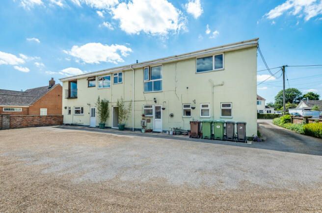 4 Radnor Court, Longcot, Faringdon, Oxfordshire, SN7 7TB