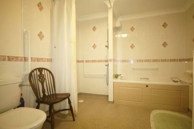 42 Castle Court, Hadlow Road, Tonbridge, Kent, TN9 1QU