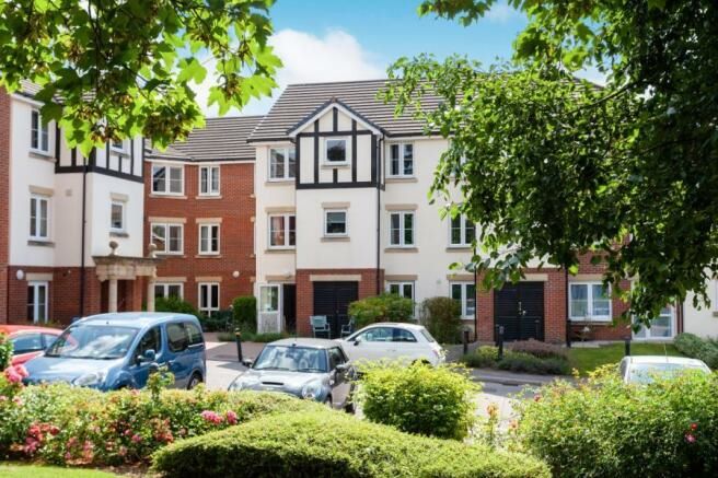 42 Castle Court, Hadlow Road, Tonbridge, Kent, TN9 1QU