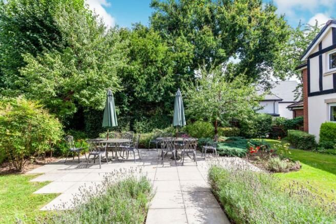 42 Castle Court, Hadlow Road, Tonbridge, Kent, TN9 1QU