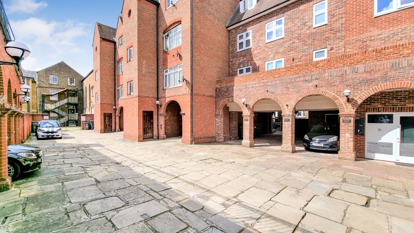 Flat 5 The Cloisters, Orchard Street, Dartford, Kent, DA1 2DF