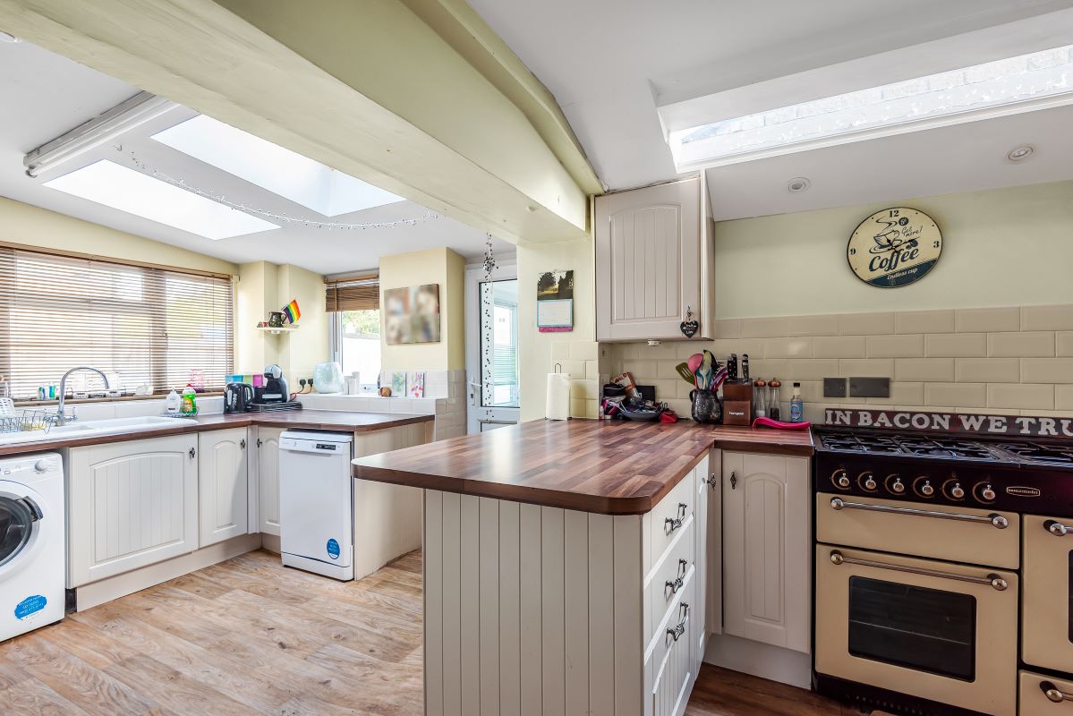 Common Farm Cottage, 28 Witts Lane, Purton, Swindon, Wiltshire, SN5 4ES