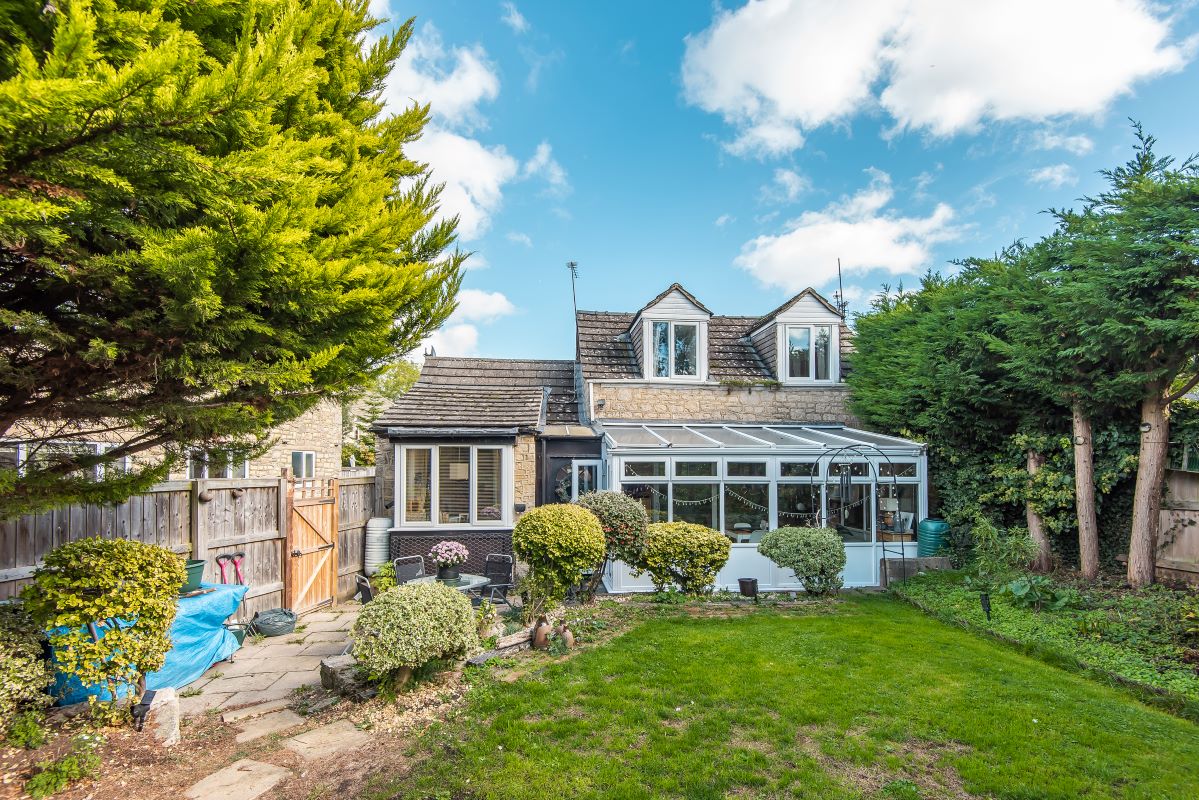 Common Farm Cottage, 28 Witts Lane, Purton, Swindon, Wiltshire, SN5 4ES